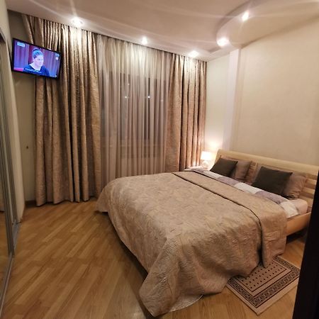 Big Apartment In Rivne Center 외부 사진