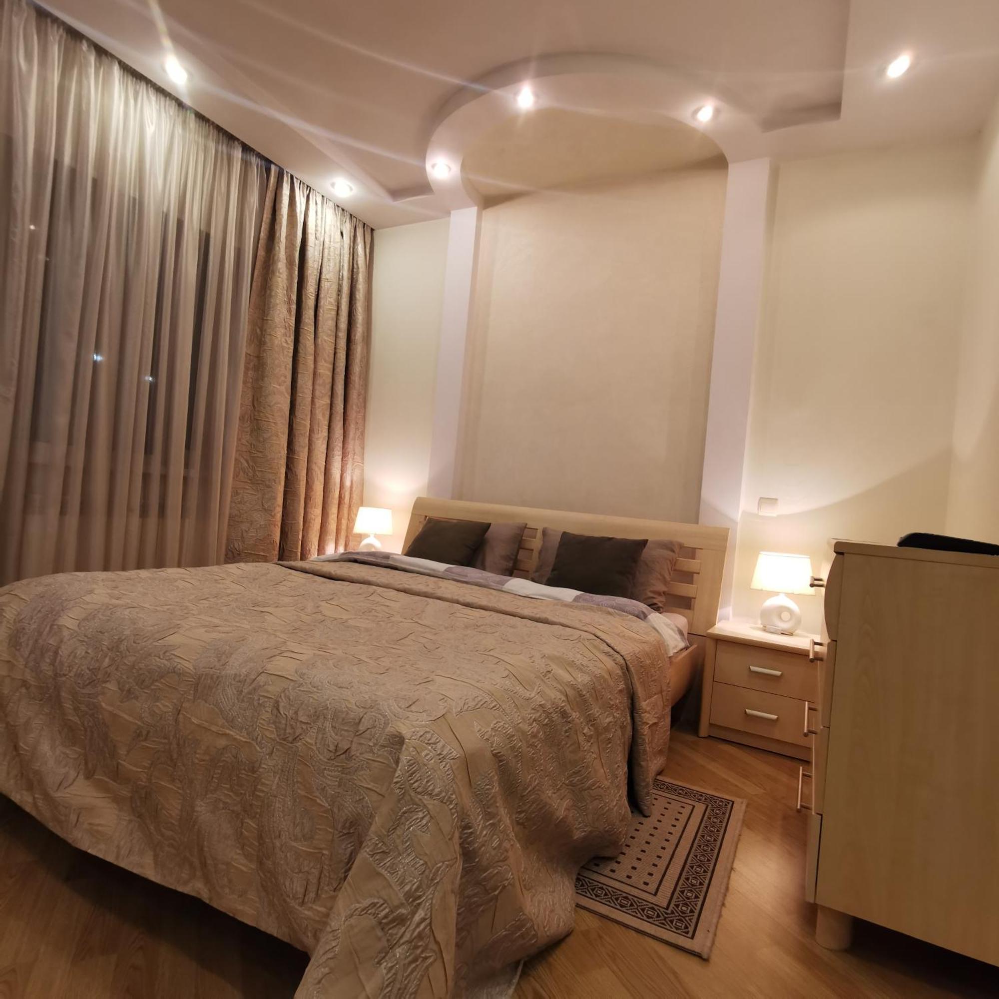 Big Apartment In Rivne Center 외부 사진