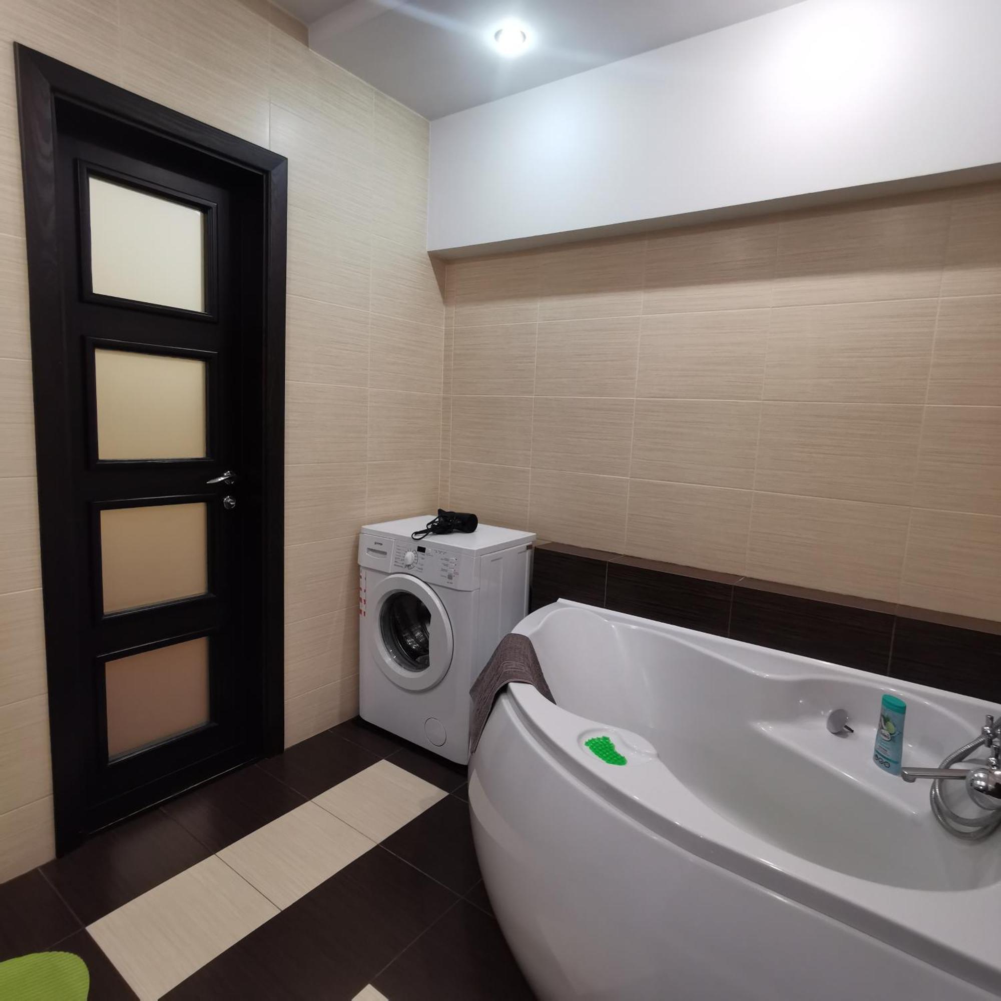 Big Apartment In Rivne Center 외부 사진
