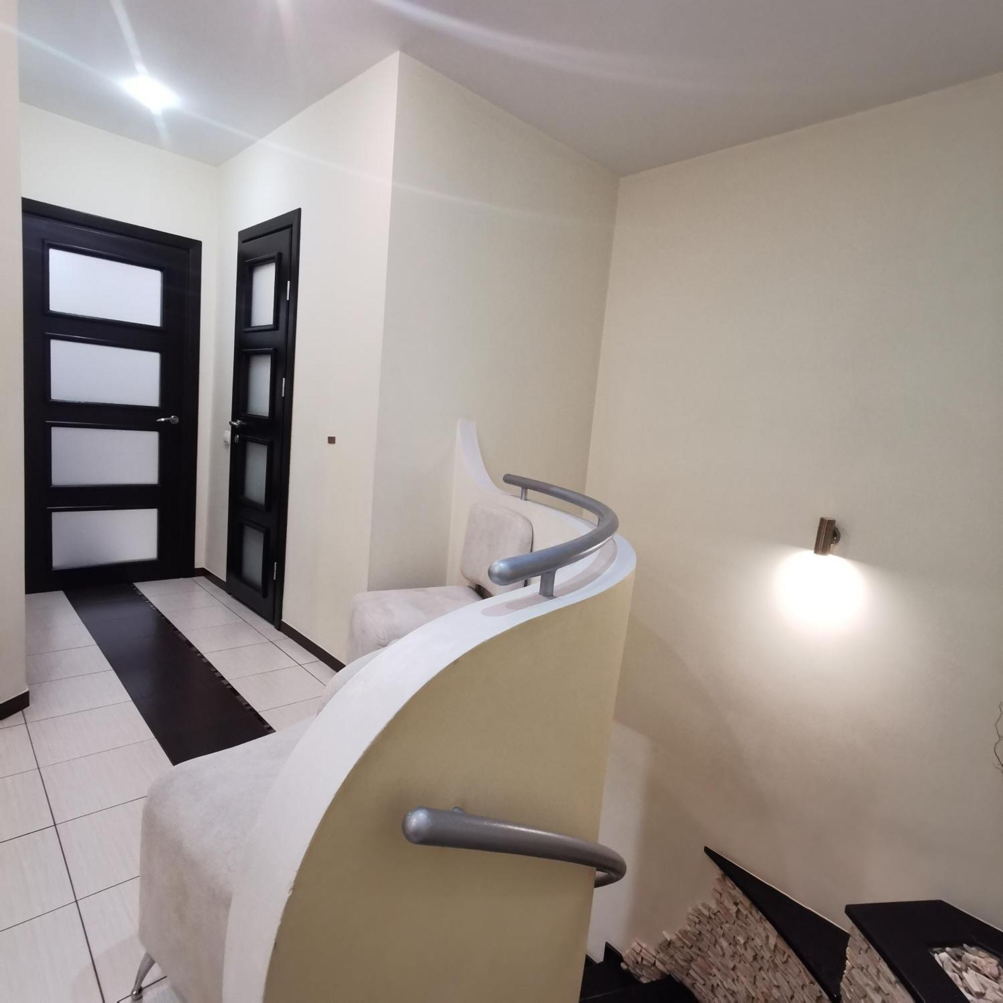 Big Apartment In Rivne Center 외부 사진