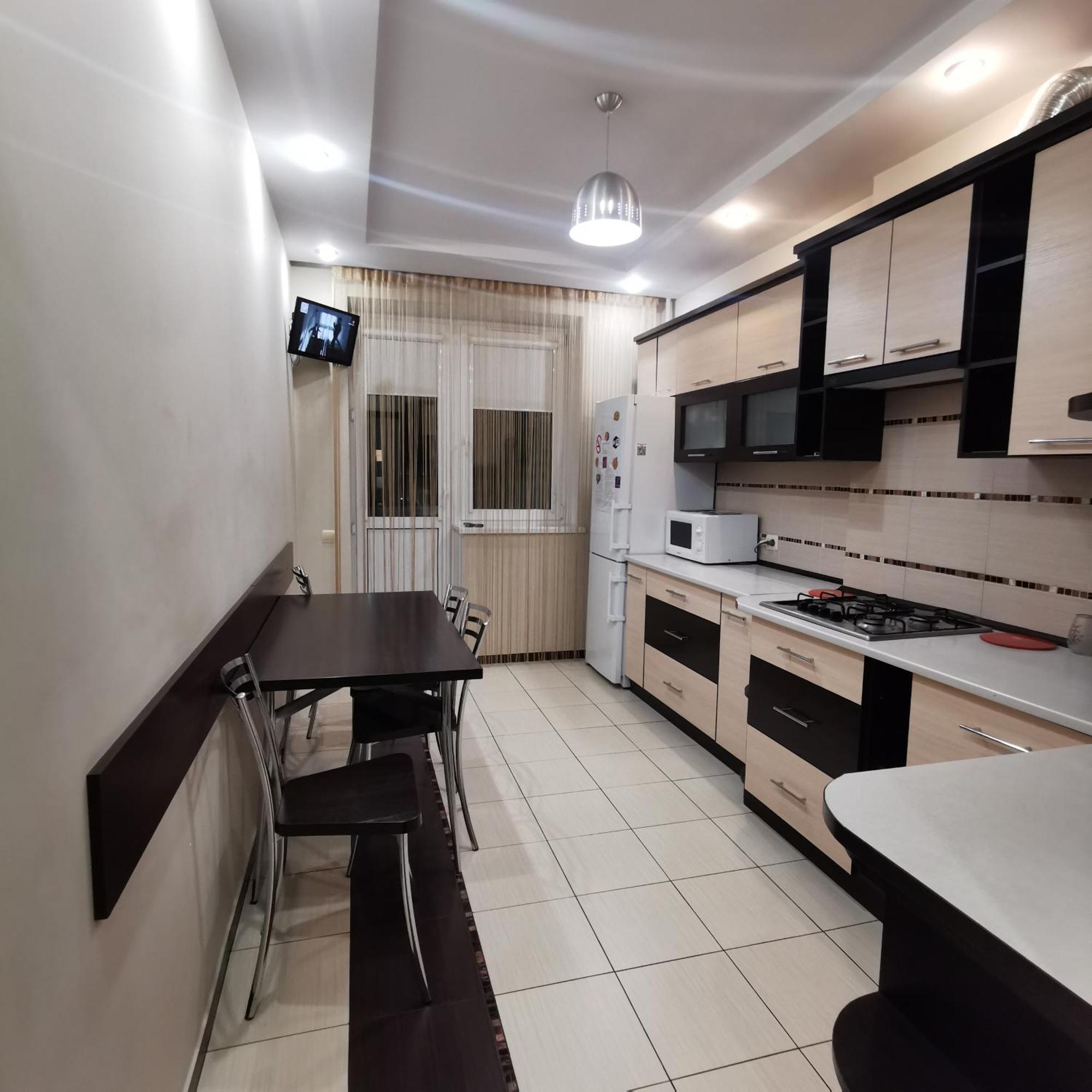 Big Apartment In Rivne Center 외부 사진