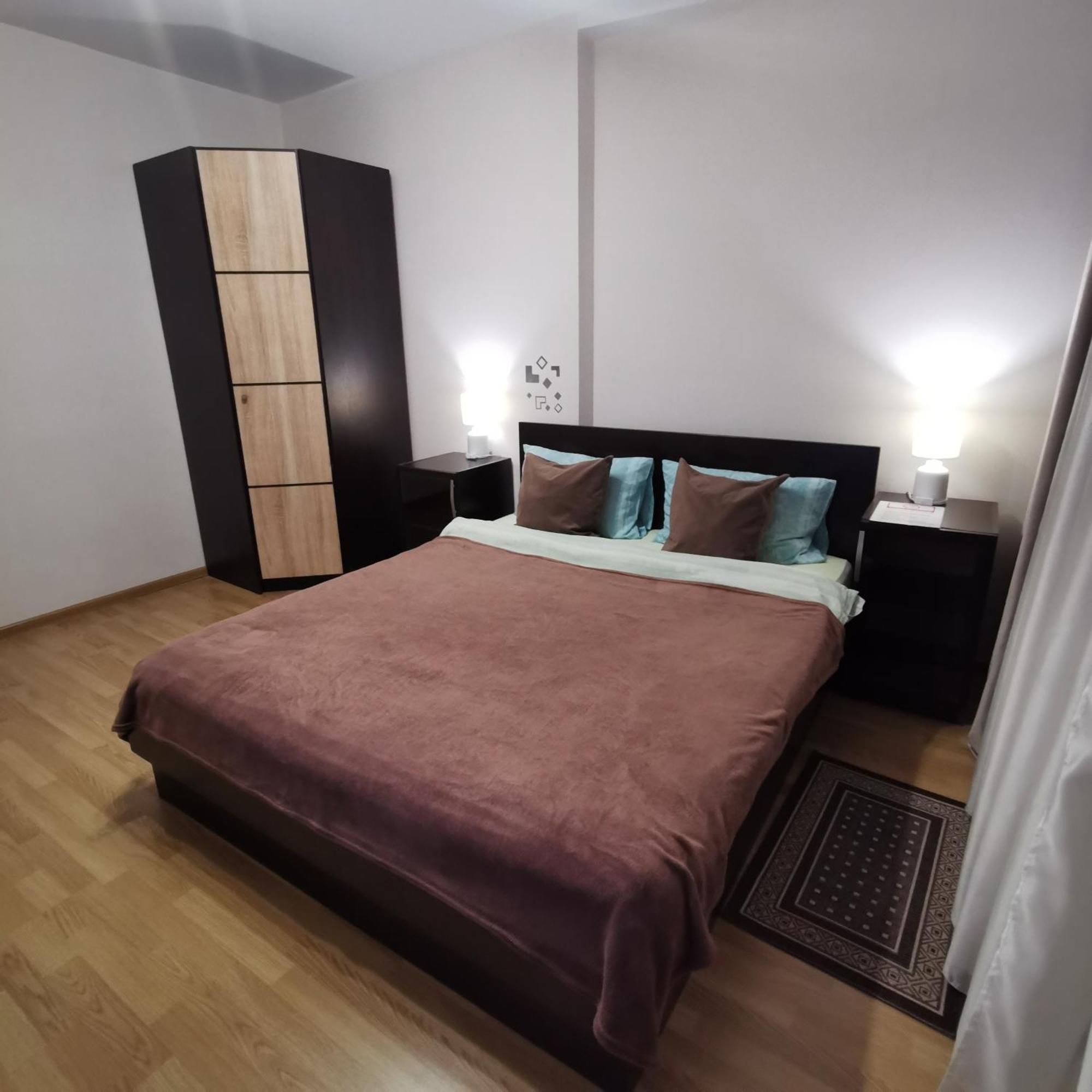 Big Apartment In Rivne Center 외부 사진