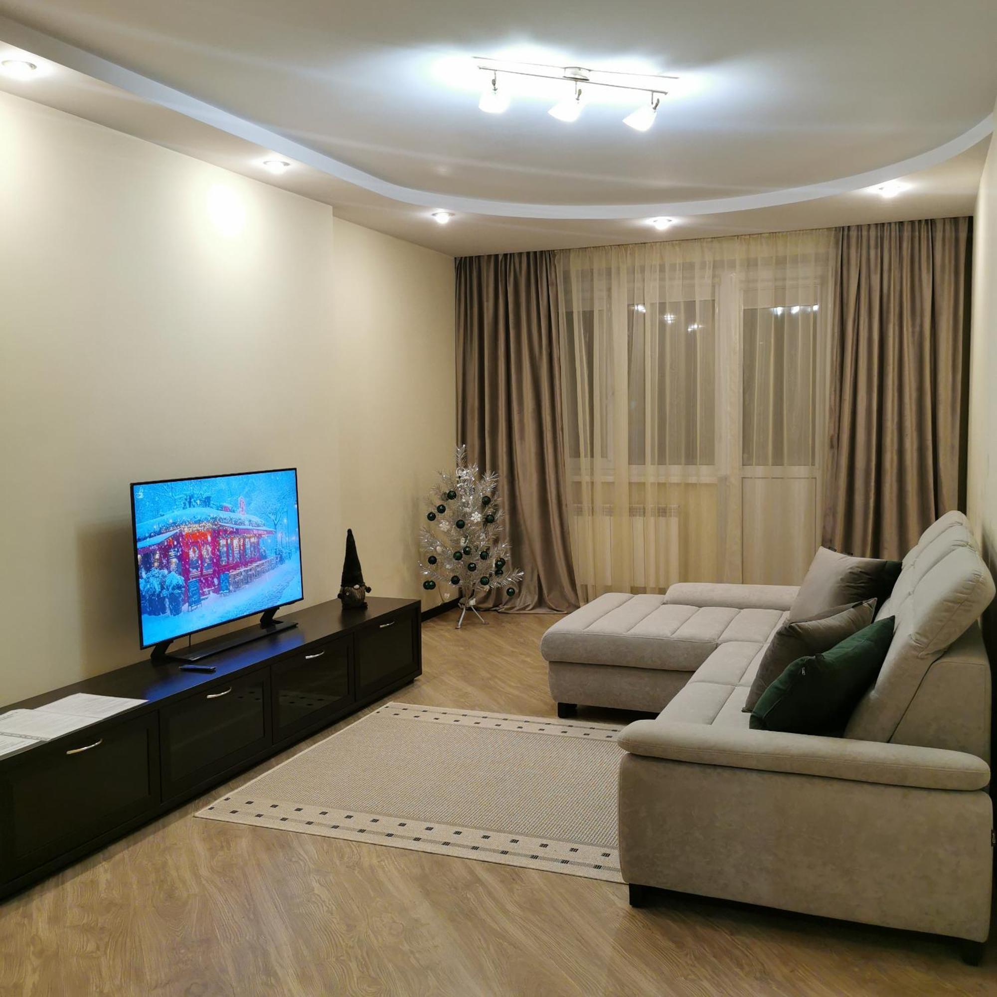 Big Apartment In Rivne Center 외부 사진